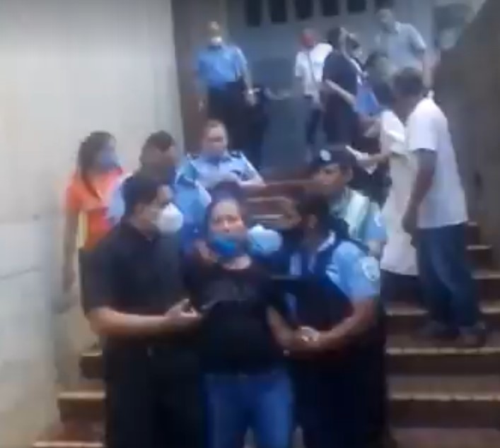 Policía pretende imponer otra versión a testigos del atentado en Catedral