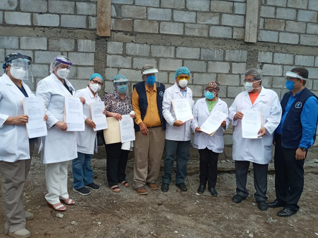 Médicos despedidos durante pandemia solicitan su reintegro