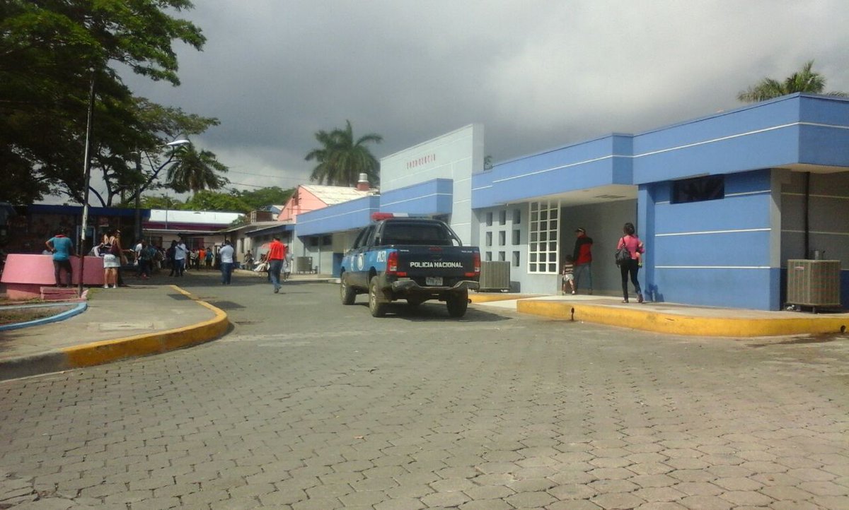 Doctor es contagiado con COVID-19 por un paciente