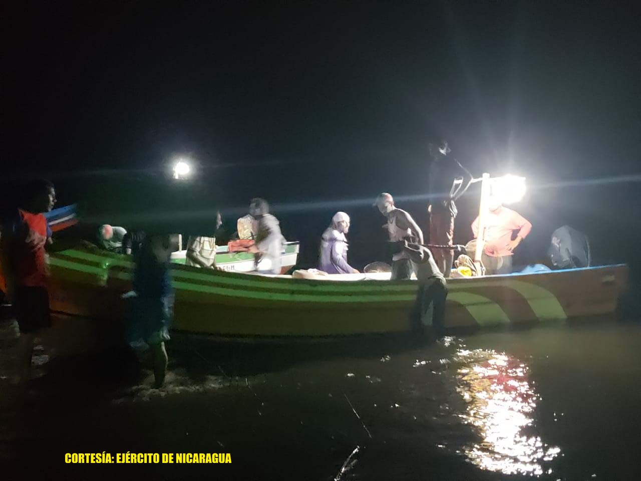 Rescatan a 6 tripulantes de dos embarcaciones en Puerto Sandino