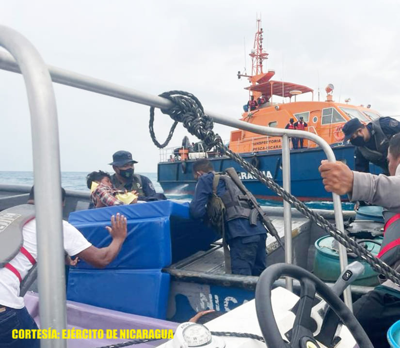 Distrito Naval rescata a embarcación en el Caribe Sur