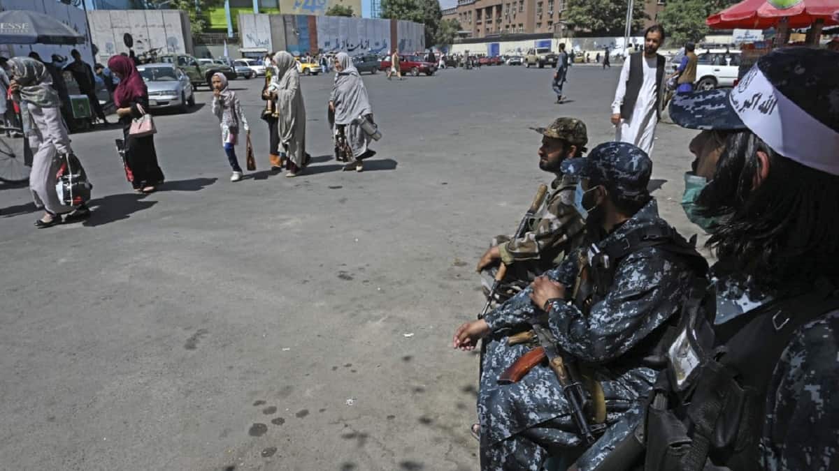 Talibanes prohíben manifestaciones en Afganistán