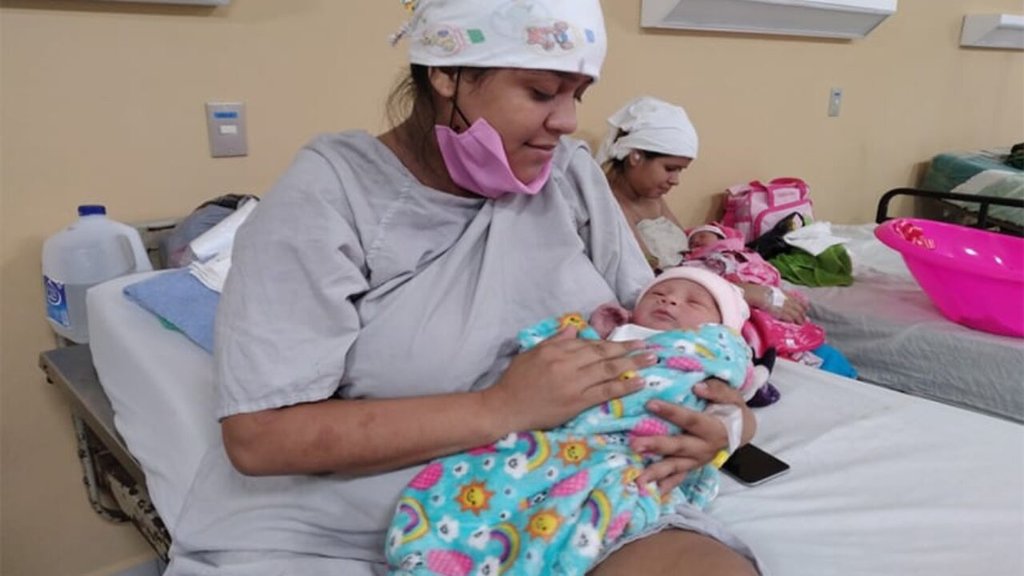 Diputados aprueban incluir Día de la Madre como Feriado Nacional