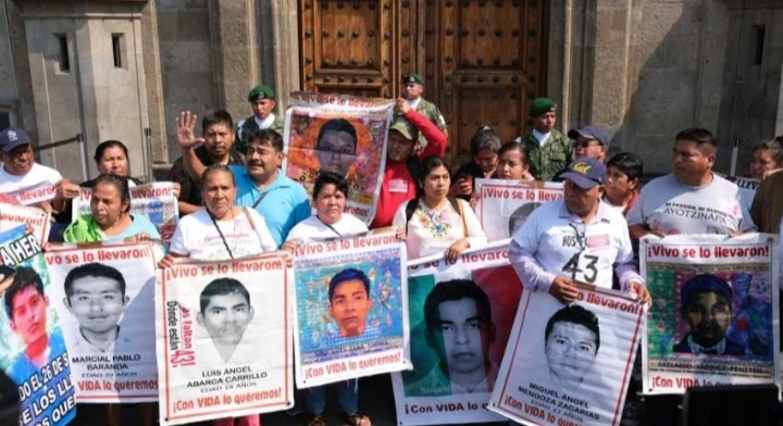 Presidente López Obrador se reunió con padres de los normalistas de Ayotzinapa