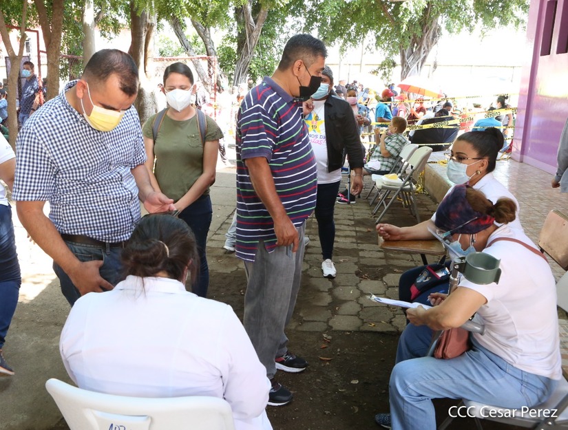 Aplicación de primeras y segundas dosis de vacunas contra el covid-19 continúa este miércoles