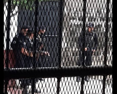 Madre de Bayron Estrada denuncia hostigamiento