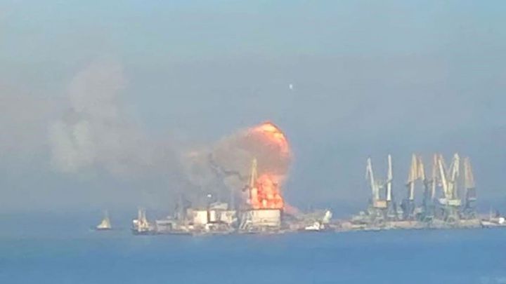 Ejército de Ucrania asegura que hundió otro barco ruso en el mar Negro