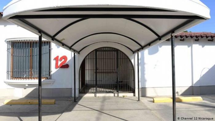 En tres semanas podrían subastarse bienes de Canal 12, advierte abogado