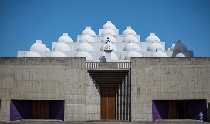 Tres portones de catedral de Managua Dañados por irrupción de conductor ebrio