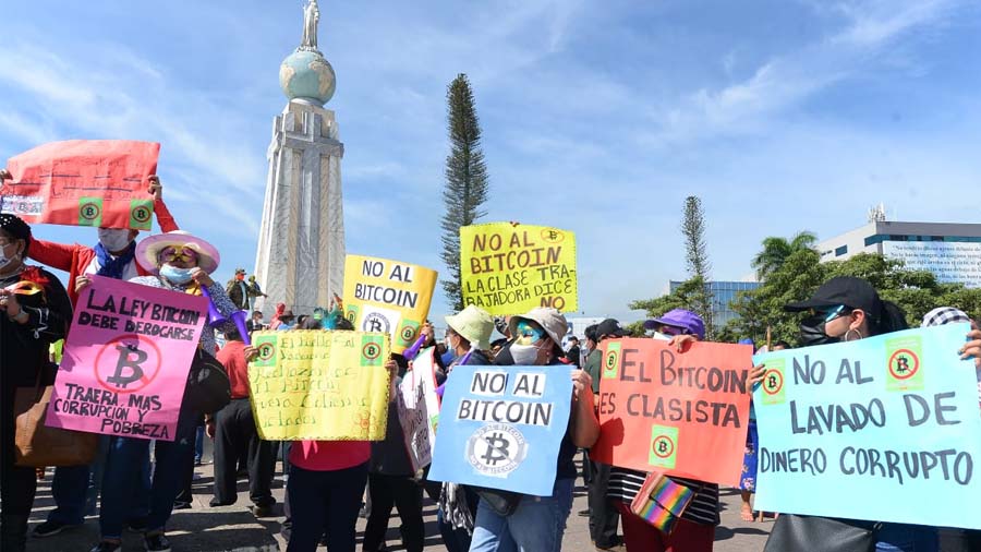Protestas en El Salvador por entrada en vigencia del uso del Bitcoin