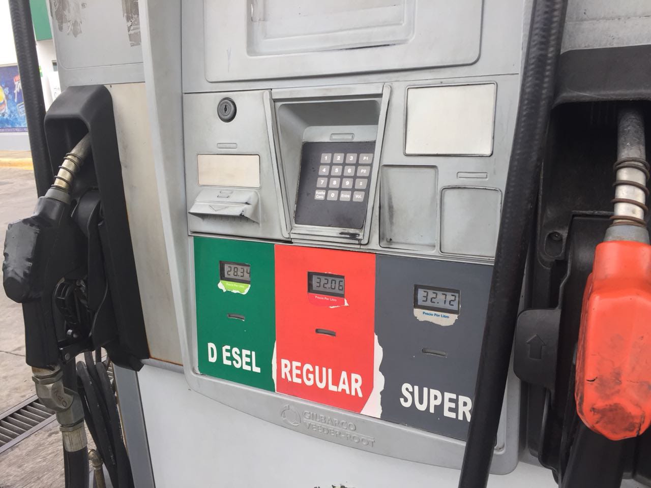 Debe establecerse control de márgenes de petroleras para regular precio de combustibles, recomienda especialista