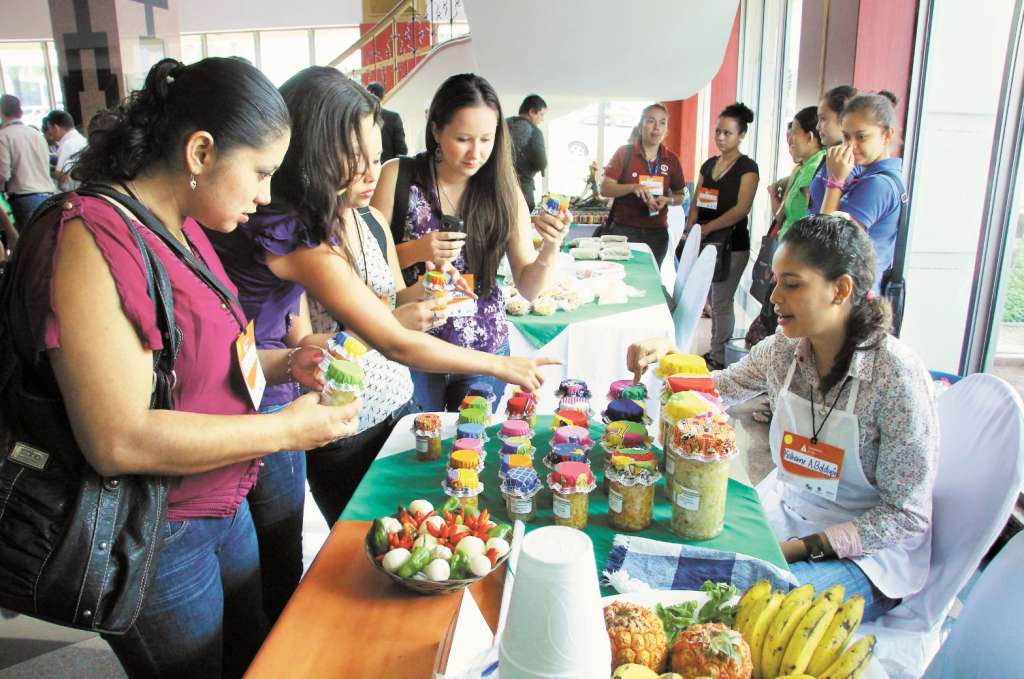 Mujeres lideran emprendimientos en Nicaragua, asegura experta en género