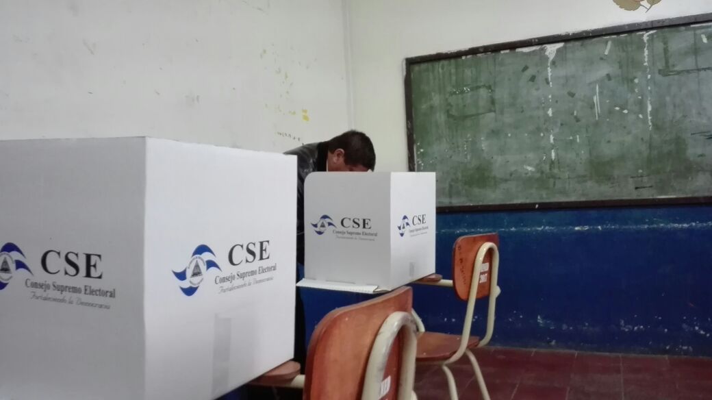 Resolución del CSE no resuelve el problema de fondo, dice Juan Sebastián Chamorro