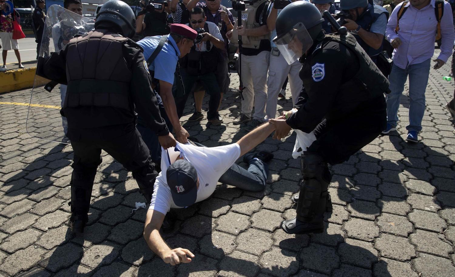 Estados Unidos insta a Daniel Ortega a "cesar represión autoritaria"