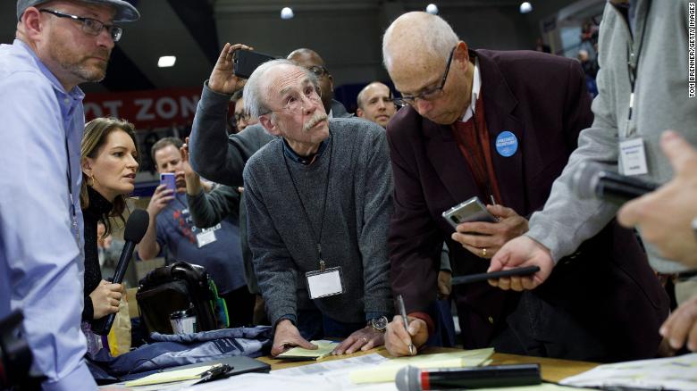 Comité Democrata pedirá recuento de votos