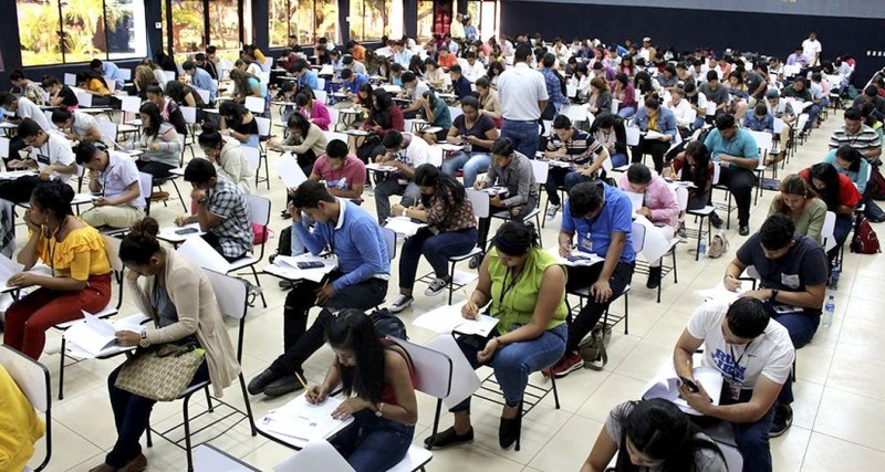Gobierno maquilla la realidad educativa